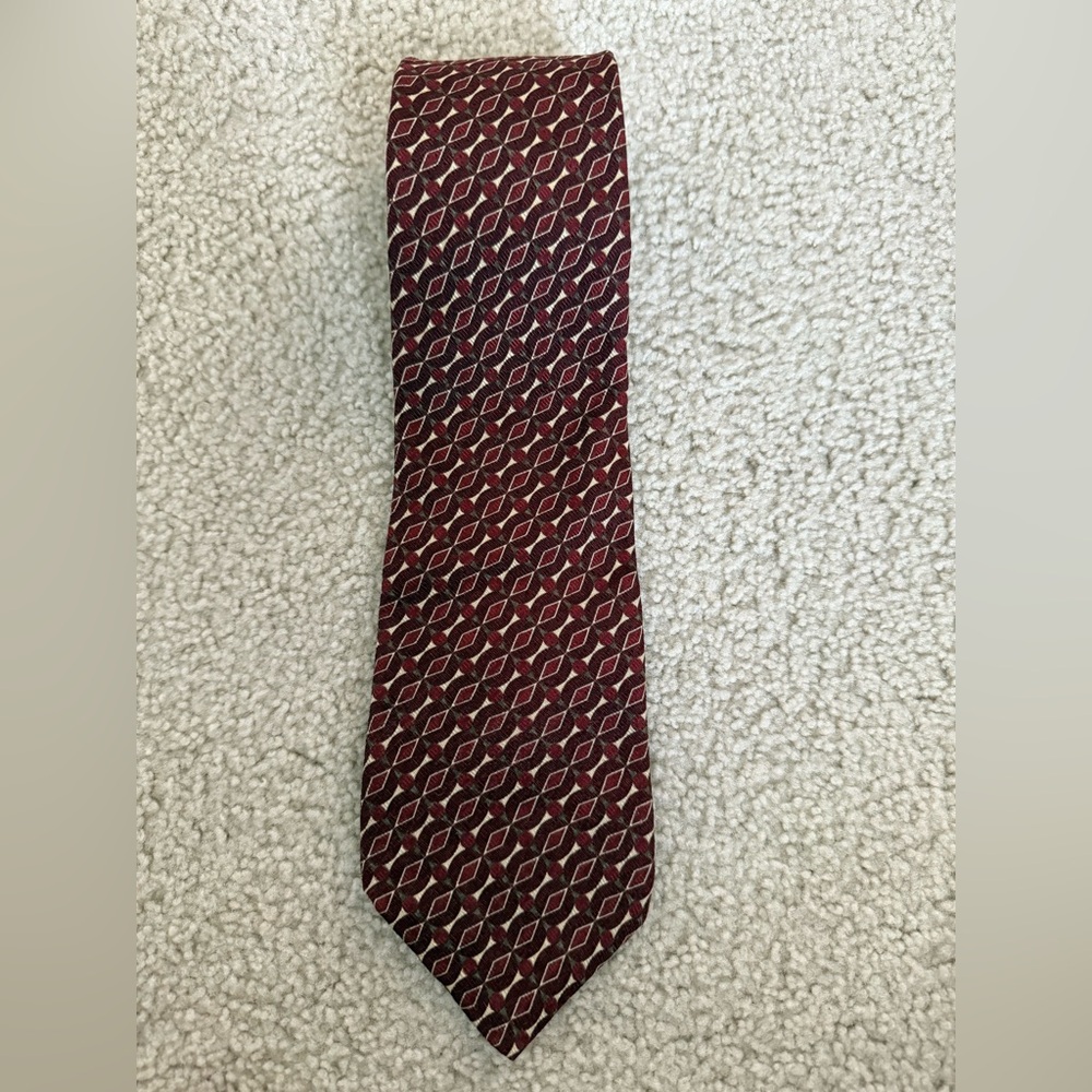 Guess Burgundy and White Patterned Tie